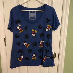 Mickey Mouse t-shirt. Park perfect!